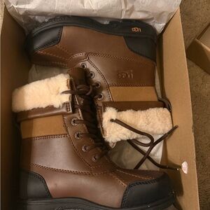 UGG Tan Box with Product Label